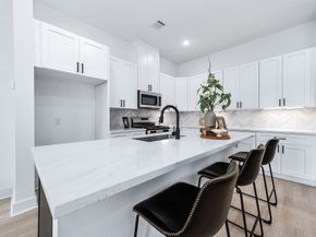 5801 Hardy Street, Houston TX 77009