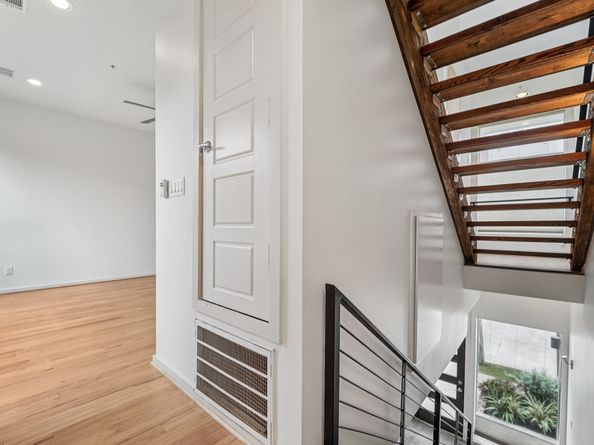 1601 W Webster Street 18, Houston TX 77019
