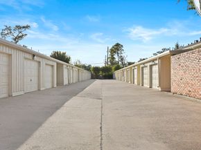 425 Bendwood Drive 49, Houston TX 77024