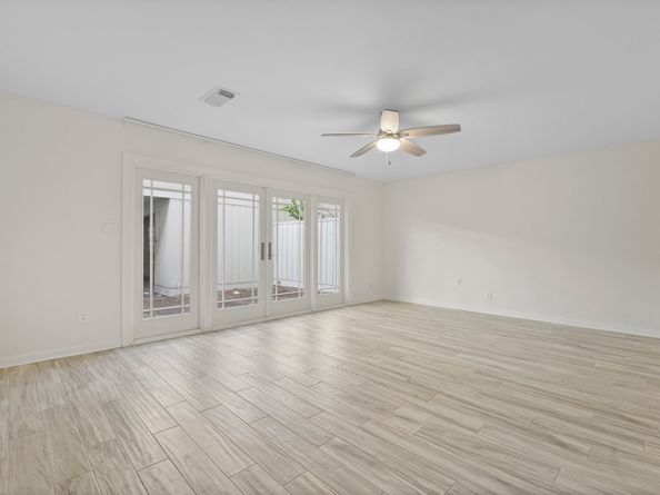 425 Bendwood Drive 49, Houston TX 77024