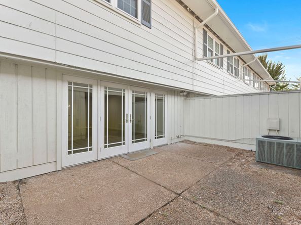 425 Bendwood Drive 49, Houston TX 77024