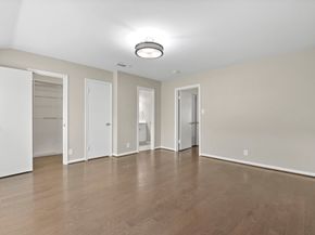 425 Bendwood Drive 49, Houston TX 77024