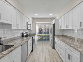 425 Bendwood Drive 49, Houston TX 77024