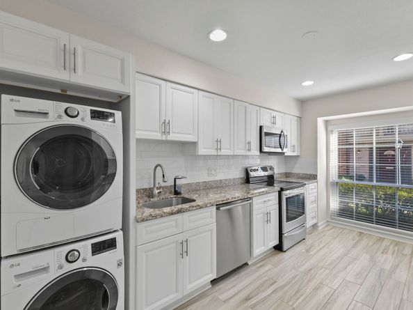 425 Bendwood Drive 49, Houston TX 77024