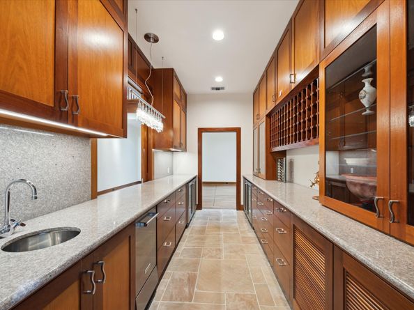 501 W Friar Tuck, Houston TX 77024