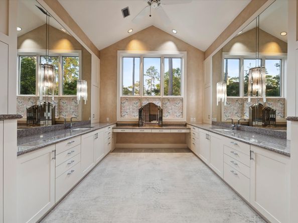 501 W Friar Tuck, Houston TX 77024