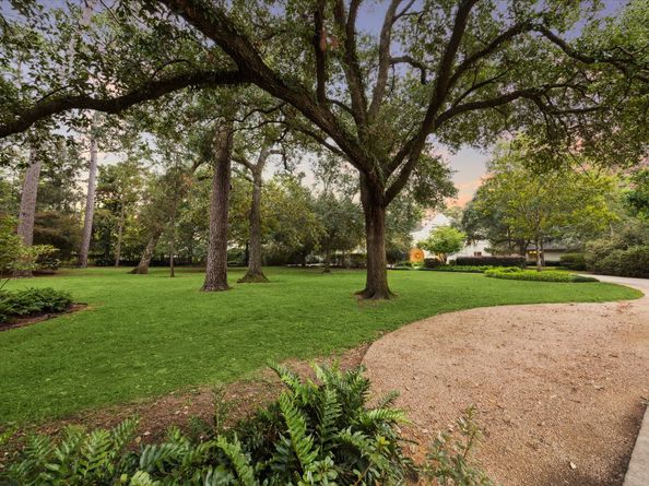 501 W Friar Tuck, Houston TX 77024