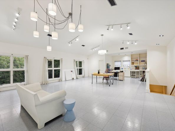 501 W Friar Tuck, Houston TX 77024