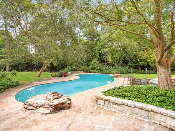 501 W Friar Tuck, Houston TX 77024