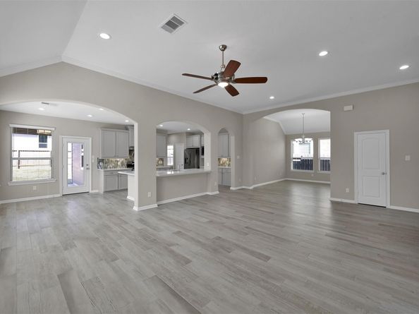 419 Stonebrook Lane, Conroe TX 77304