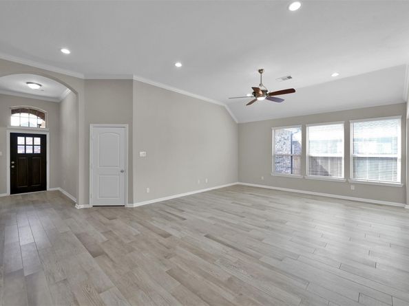 419 Stonebrook Lane, Conroe TX 77304