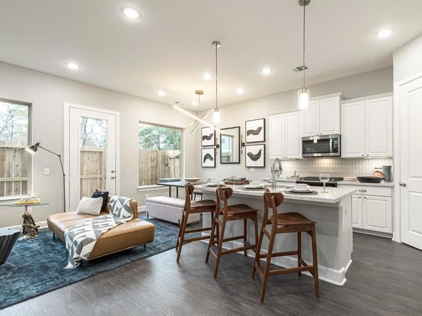 5204 Amber Sunrise Drive, Houston TX 77018