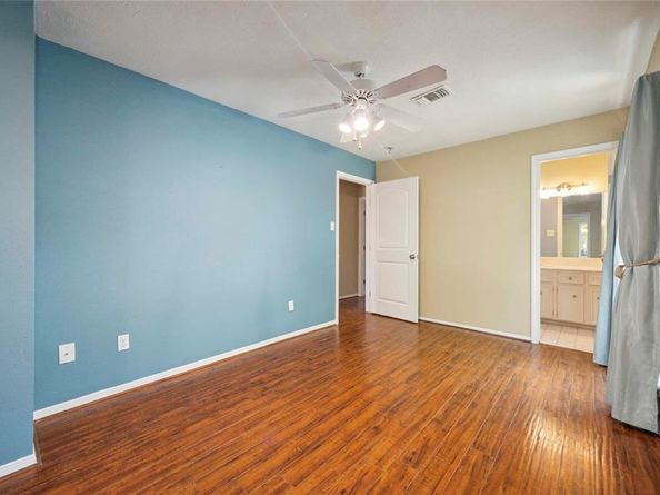 13882 Hollowgreen Drive 810, Houston TX 77082