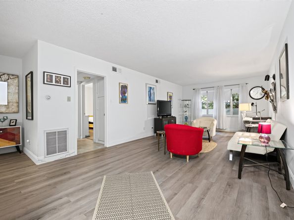 2700 Bellefontaine Street A27, Houston TX 77025