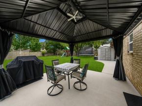 15714 Wandering Trail, Friendswood TX 77546