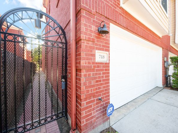 718 Roy Street, Houston TX 77007