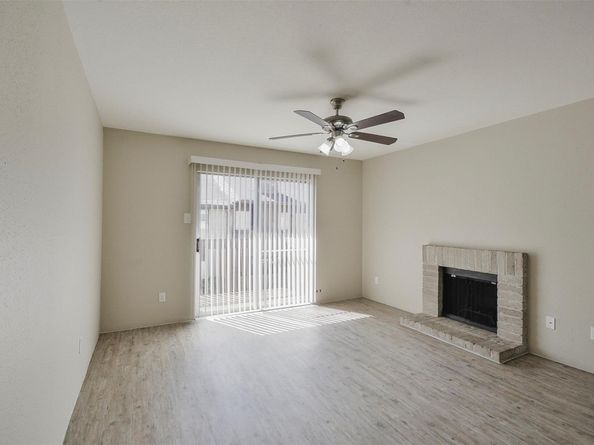 12905 Woodforest Bl 704, Houston TX 77015
