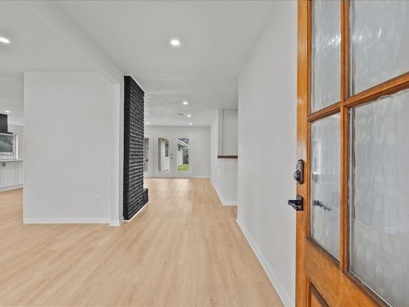 5762 Birdwood Road, Houston TX 77096