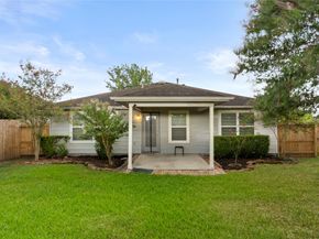 9515 Summer Laurel Lane, Houston TX 77088