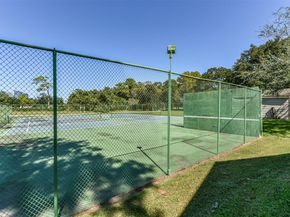 811 Threadneedle Street 258, Houston TX 77079