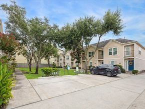 1138 W 25th Street F, Houston TX 77008