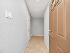 5758 Heron Drive, Houston TX 77033