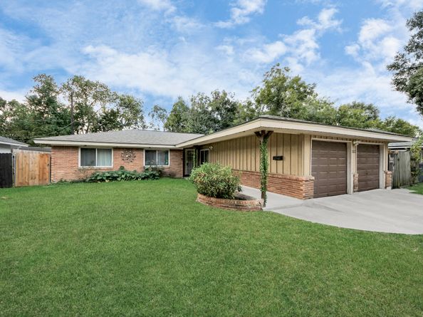 5758 Heron Drive, Houston TX 77033