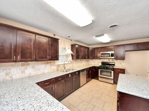 5758 Heron Drive, Houston TX 77033