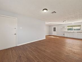 6058 Glenhurst Drive, Houston TX 77033