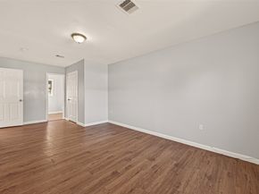 6058 Glenhurst Drive, Houston TX 77033