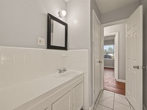 6058 Glenhurst Drive, Houston TX 77033