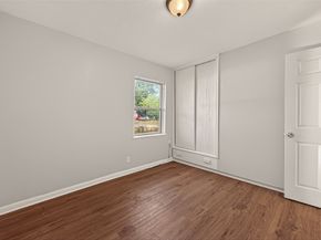 6058 Glenhurst Drive, Houston TX 77033