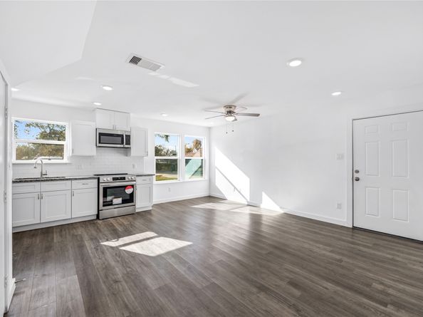 5719 Polly A/B Street, Houston TX 77016