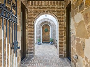 10 Marin Creek Place, Spring TX 77389