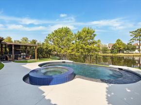 10 Marin Creek Place, Spring TX 77389