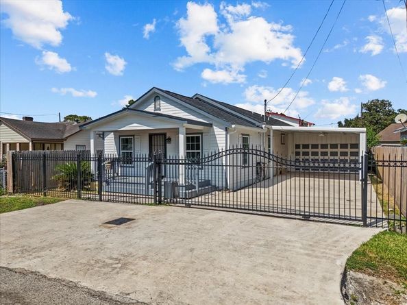 7013 Corsicana Street, Houston TX 77020