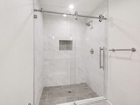 2 Kittiwake Court, The Woodlands TX 77380