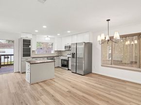 2 Kittiwake Court, The Woodlands TX 77380