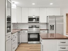 2 Kittiwake Court, The Woodlands TX 77380