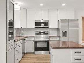 2 Kittiwake Court, The Woodlands TX 77380