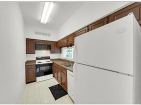 10855 Meadowglen Lane 1101, Houston TX 77042