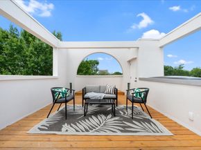 2135 Quenby Street, Houston TX 77005