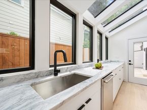 2135 Quenby Street, Houston TX 77005