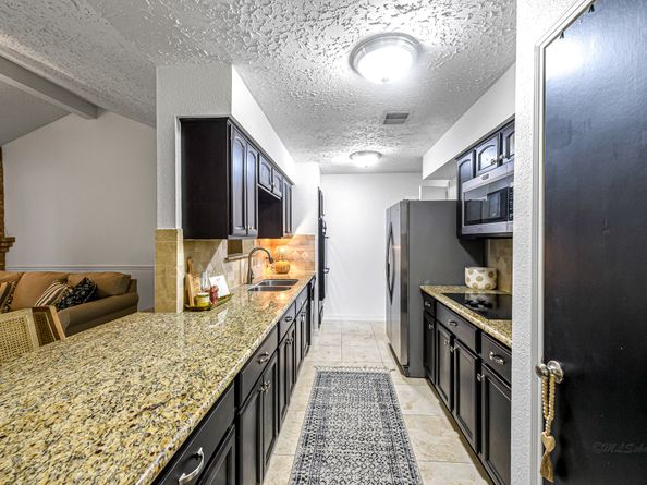 214 Buckeye Drive, Katy TX 77450