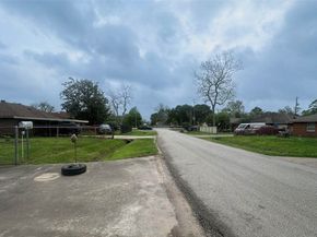 513 Sunnyside Street, Houston TX 77076