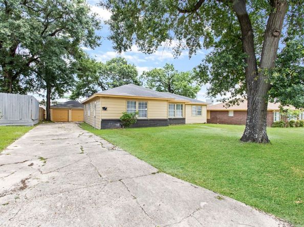 13210 Rockglen Street, Houston TX 77015