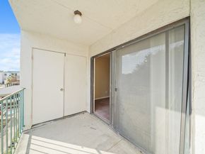 2824 S Bartell Drive 212, Houston TX 77054