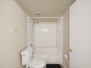 2824 S Bartell Drive 212, Houston TX 77054