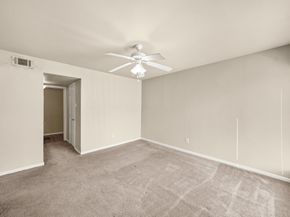 2824 S Bartell Drive 212, Houston TX 77054