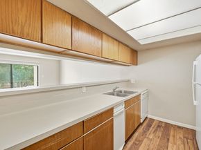 2824 S Bartell Drive 212, Houston TX 77054